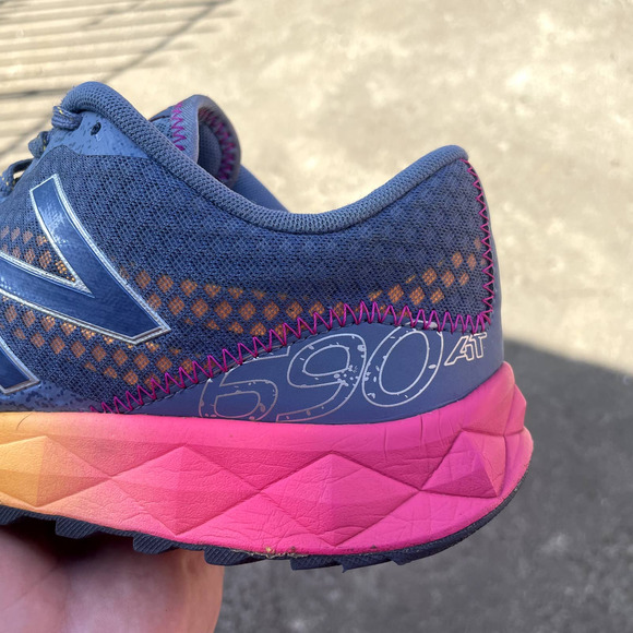 New Balance 690 All Terrain Running Shoes Women's 10 - Picture 2 of 9